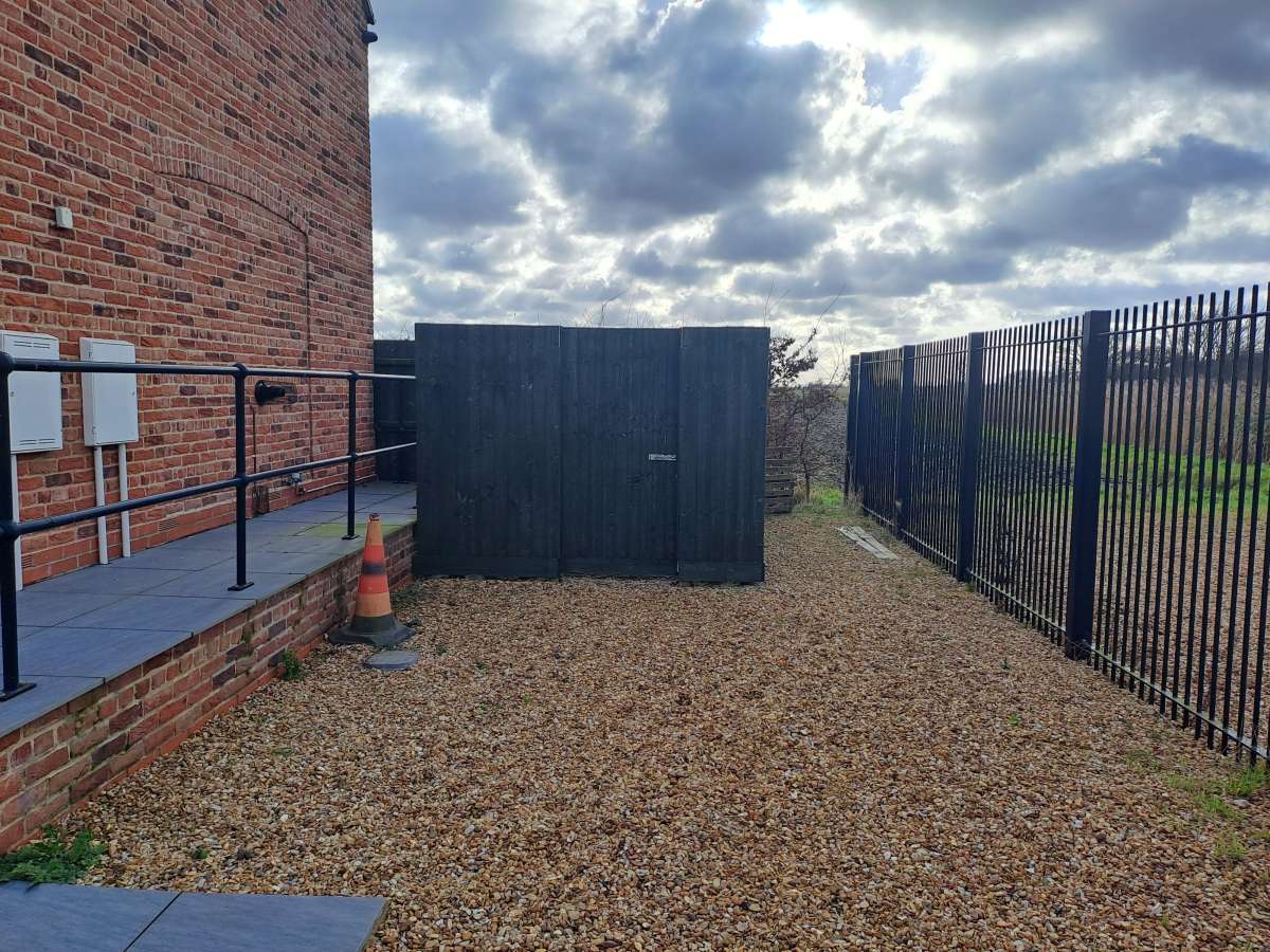 Office in Spalding - photo 2