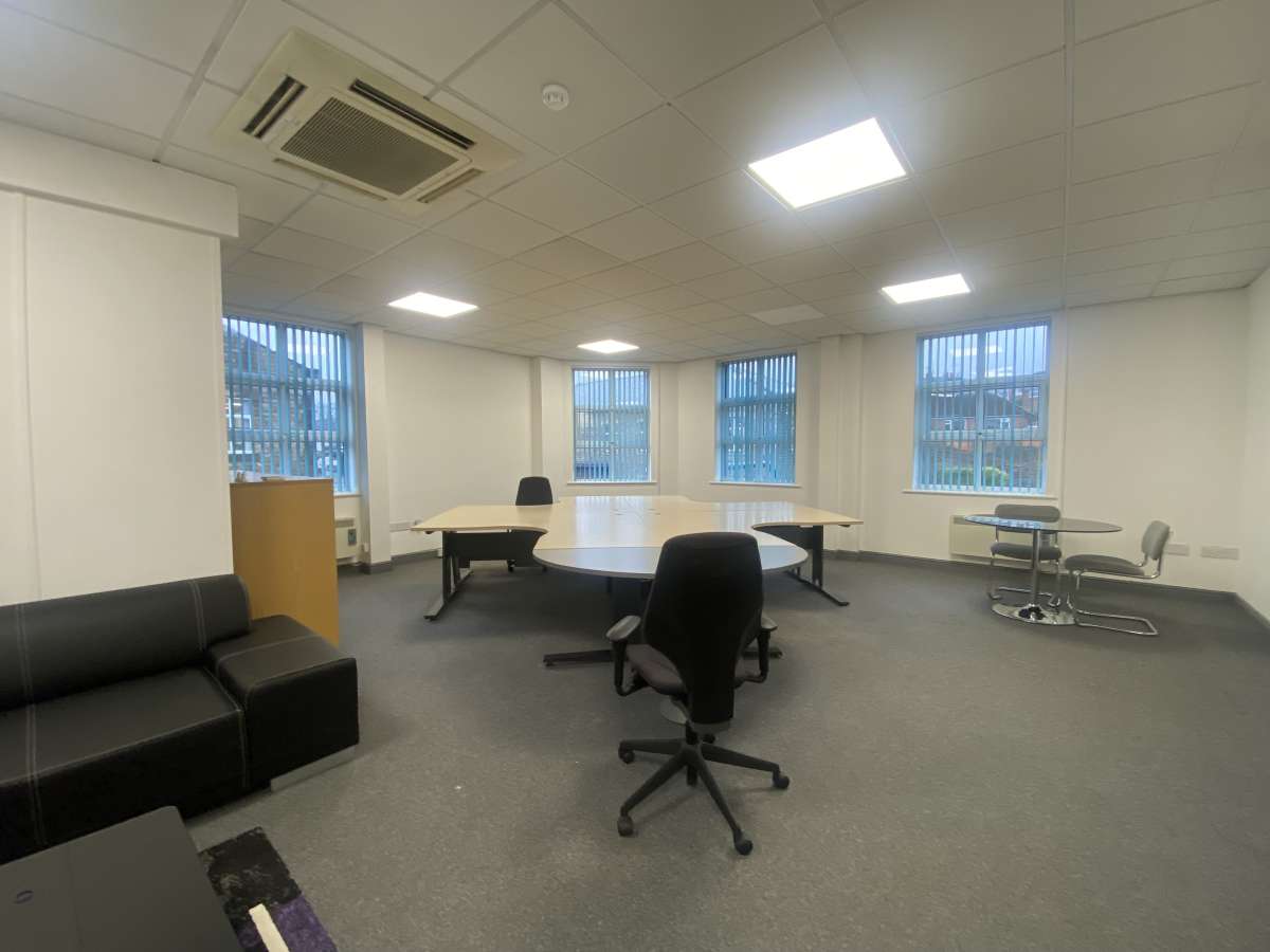 Office in Bingley - photo 3