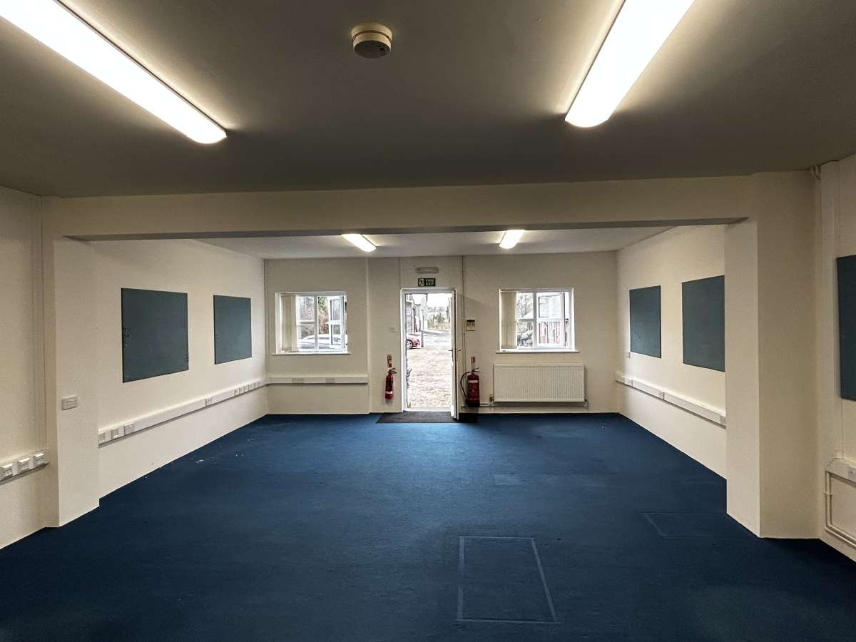 Office in Faversham - photo 3