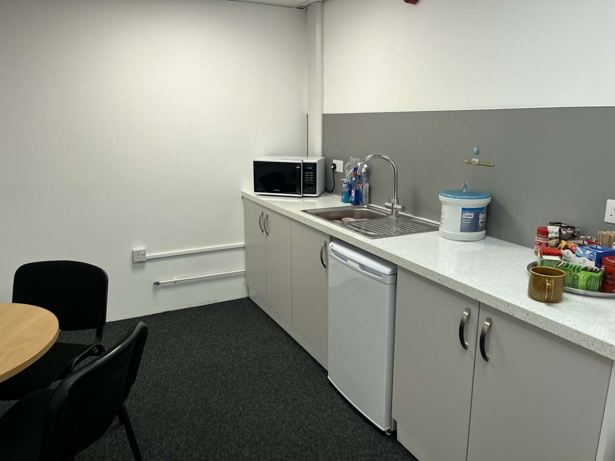 Office in Fareham - photo 2