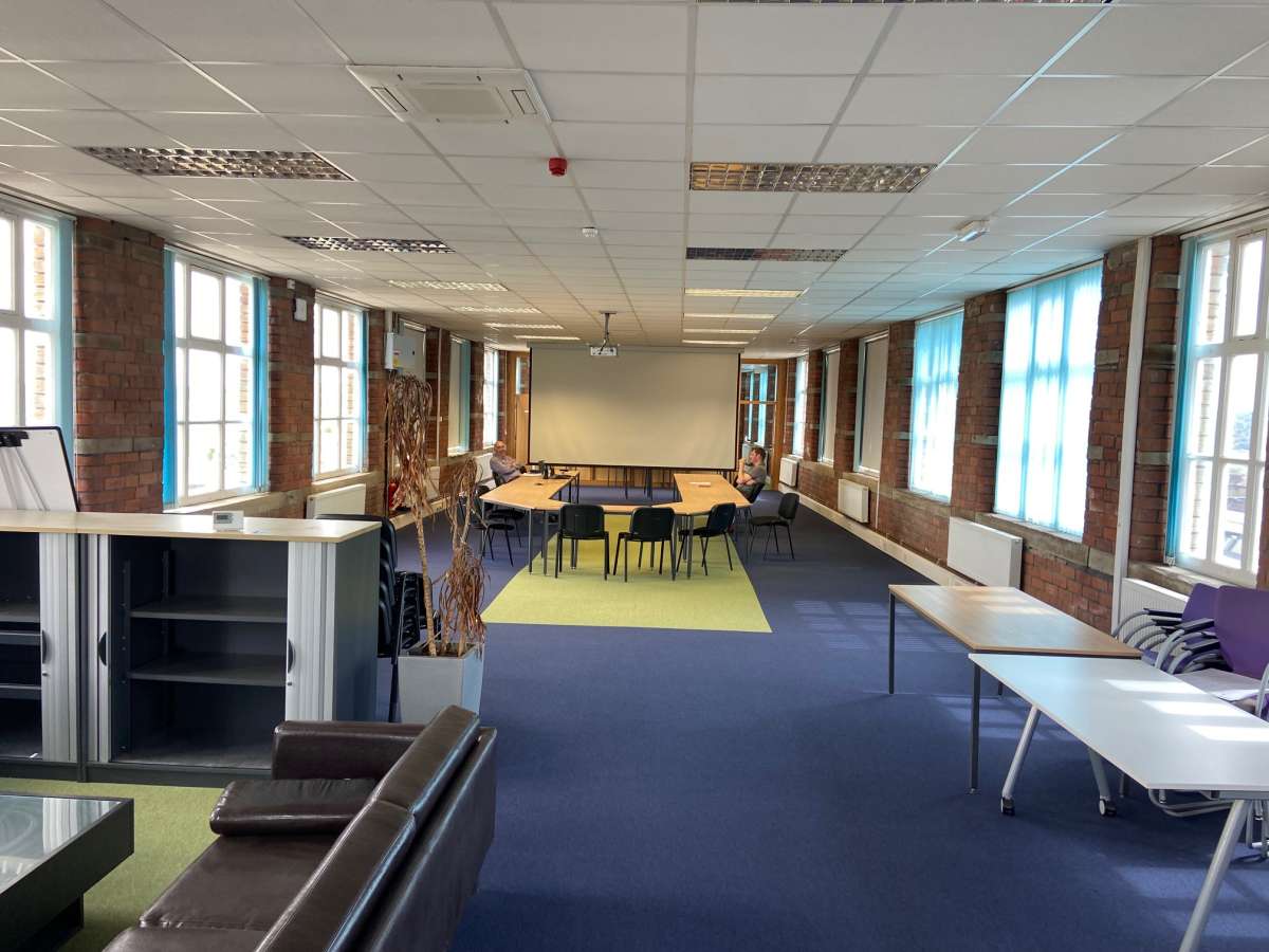 Office in Bradford - photo 3