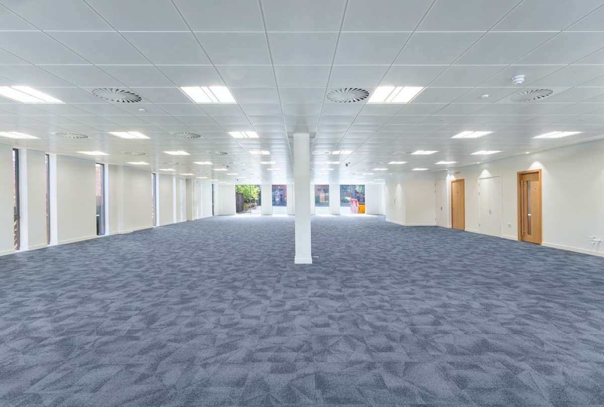 Office in Maidenhead - photo 4