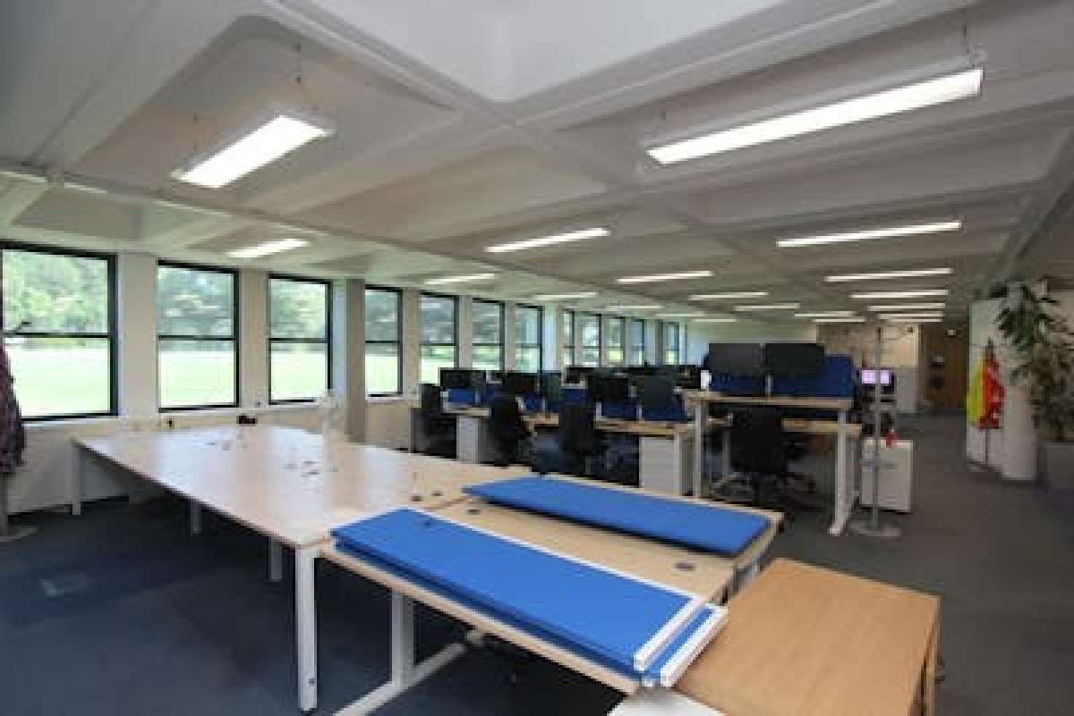 Office in Winchester - photo 3