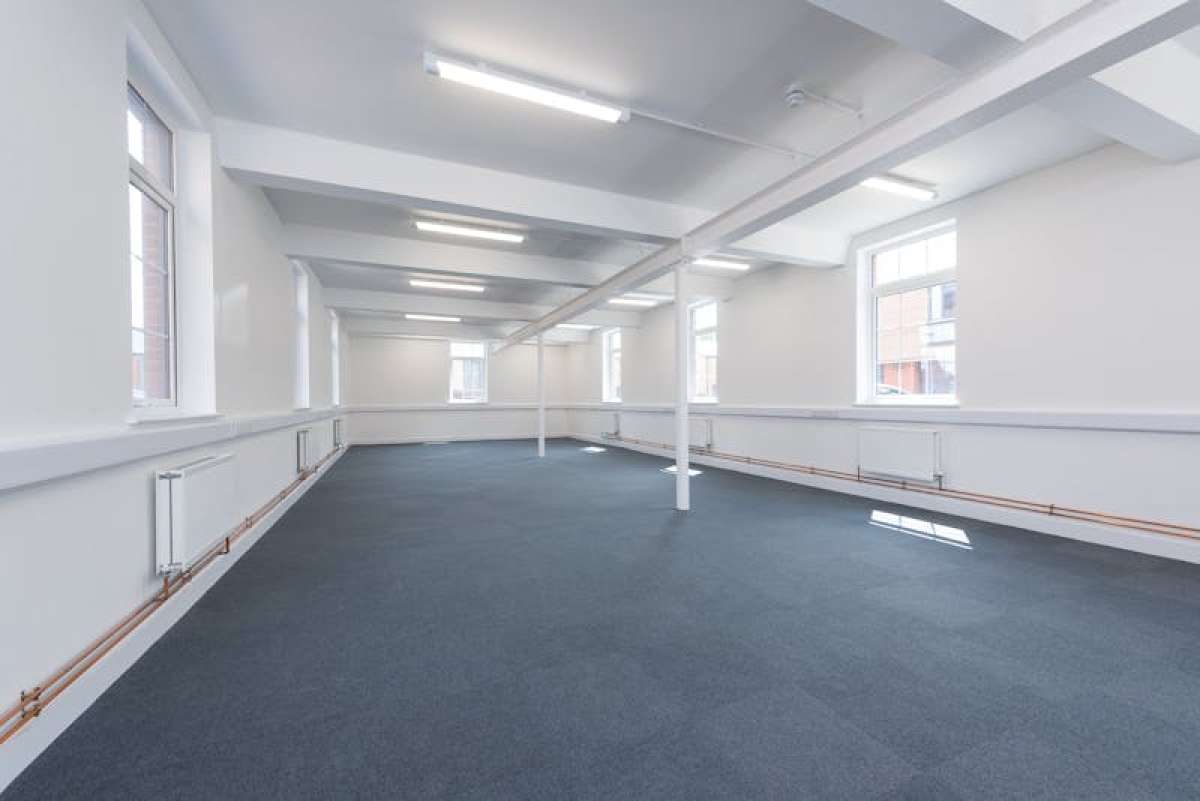 Office in Bordon - photo 3