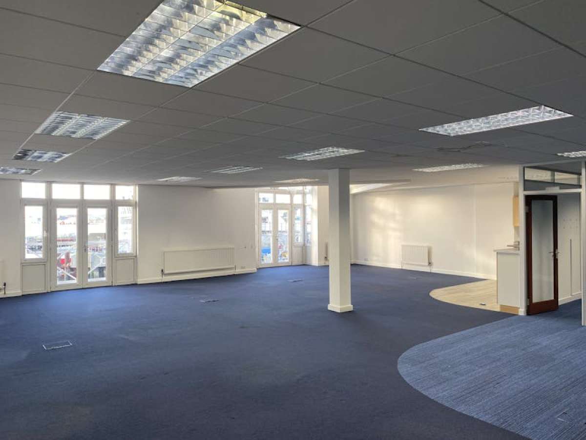 Office in Southampton - photo 2