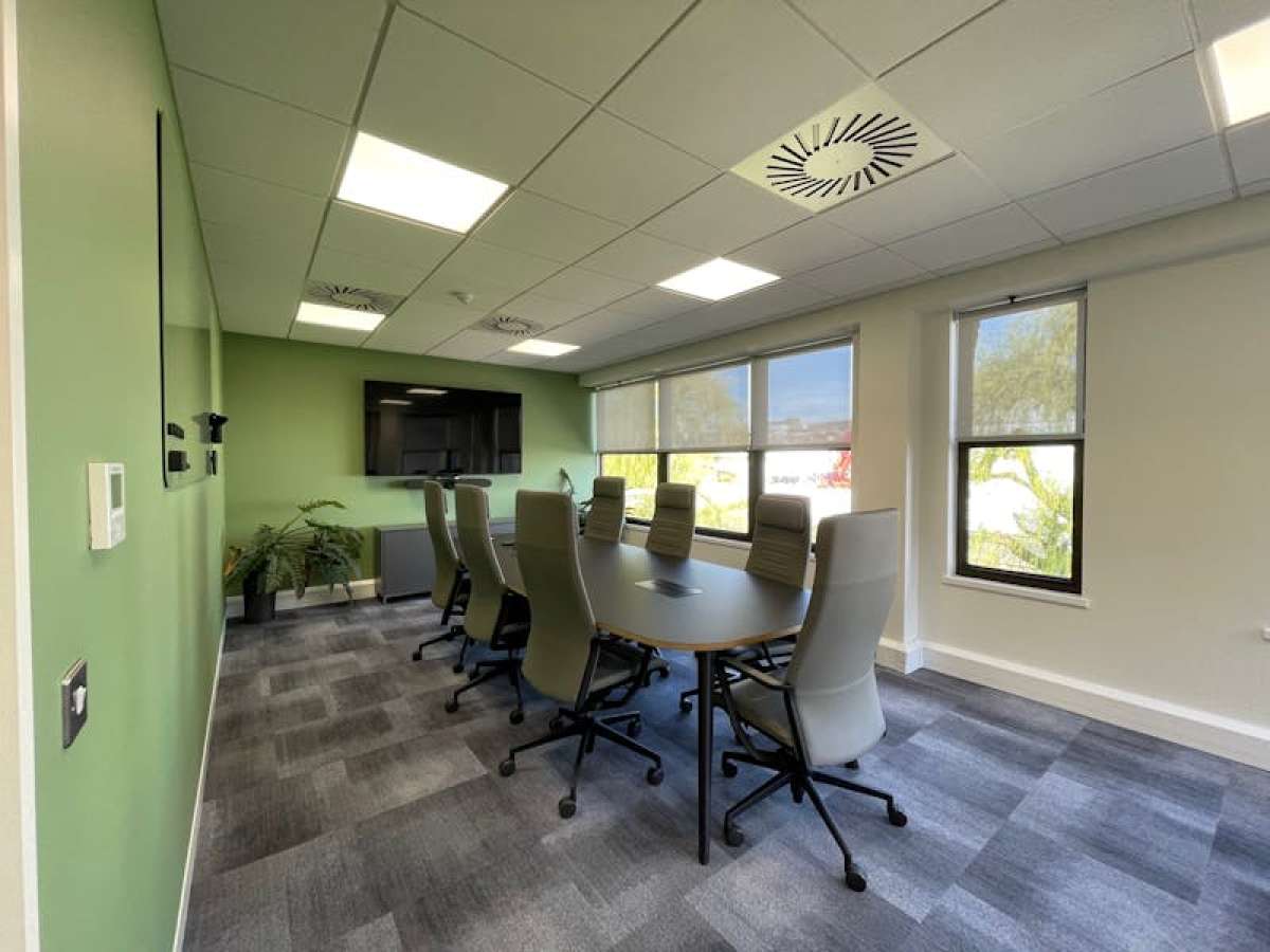 Office in Guildford - photo 3
