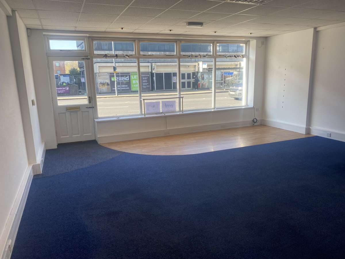 Retail/Shop in Norwich - photo 2