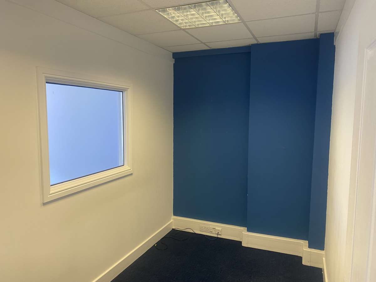 Retail/Shop in Norwich - photo 3