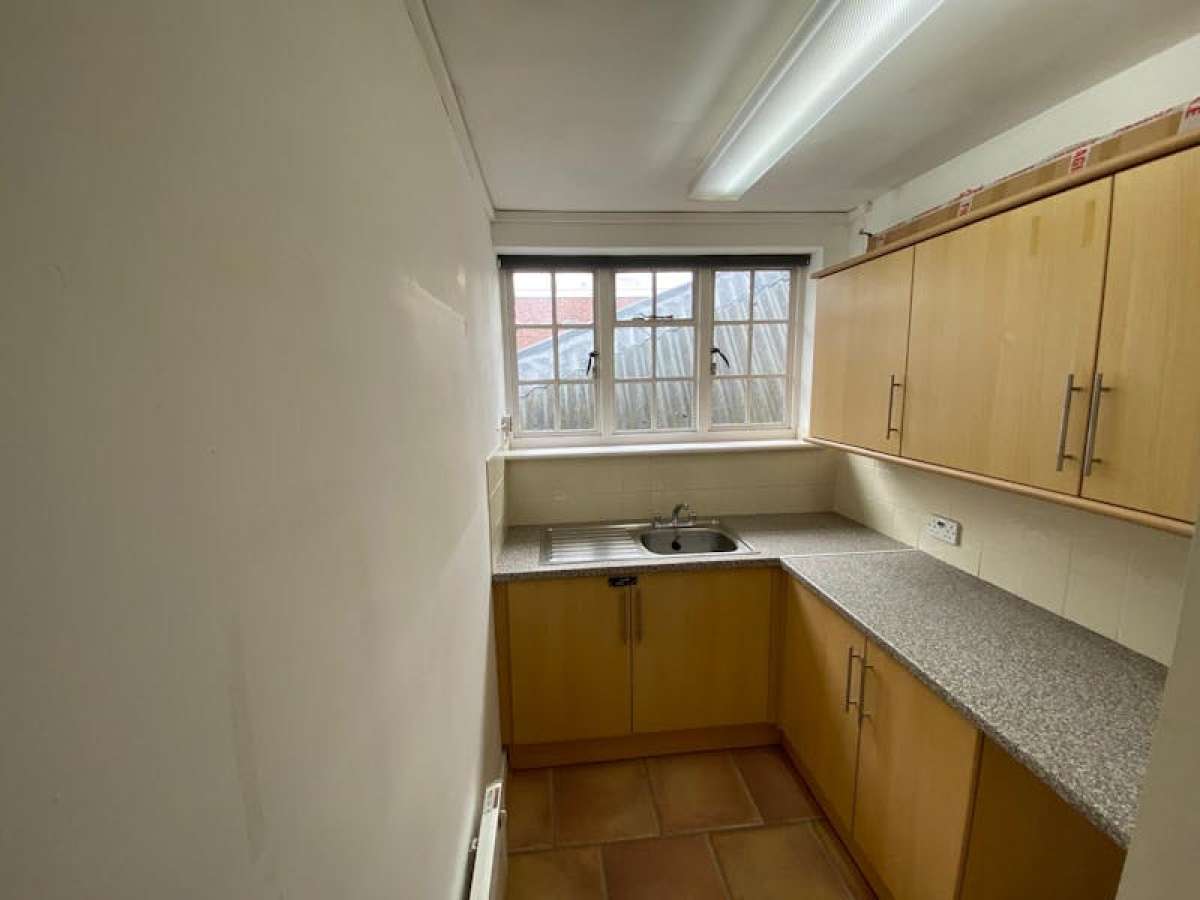 Office in Farnham - photo 3