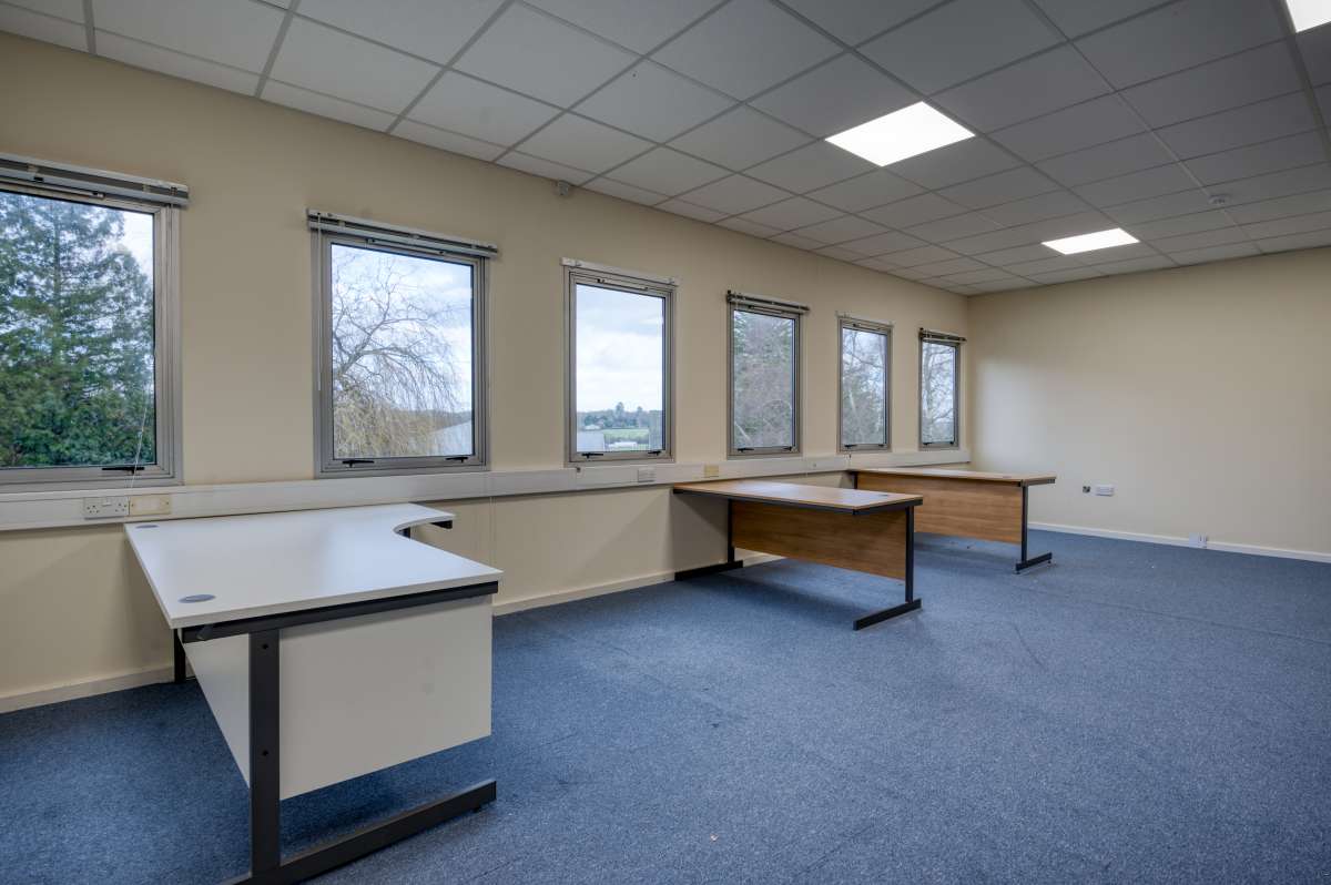 Office in Redhill - photo 4