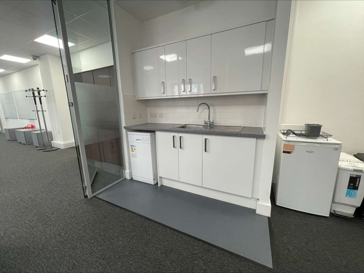 Office in Brighton - photo 3