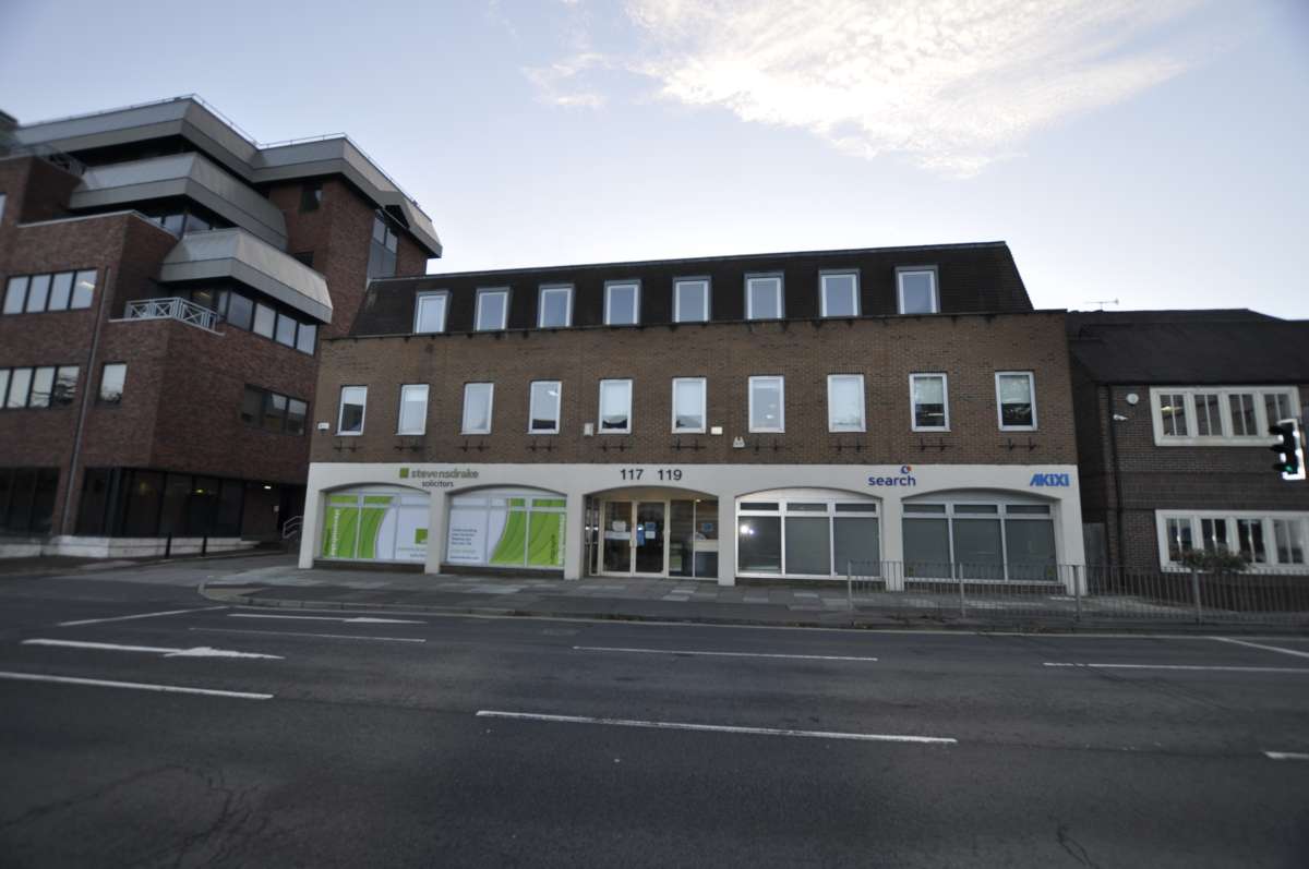 Office in Crawley - photo 3