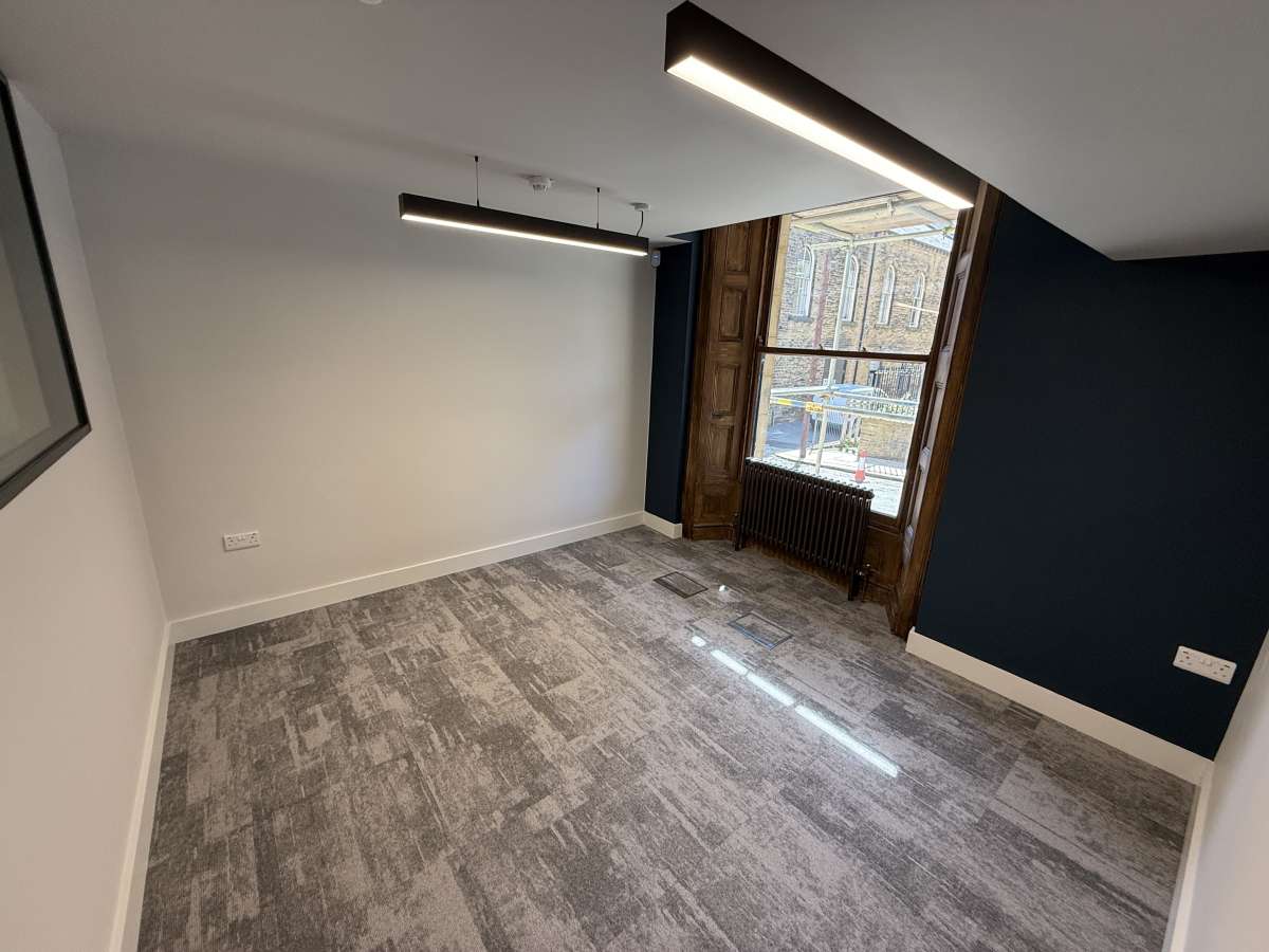 Office in Halifax - photo 4