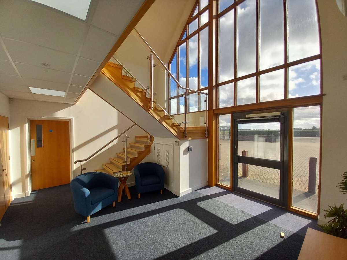 Office in Ely - photo 2