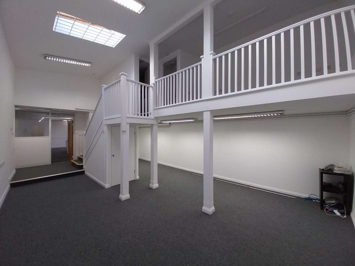 Office in Hove - photo 3