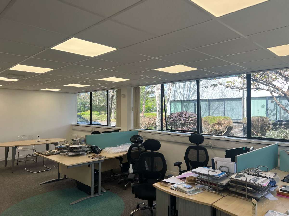 Office in Fareham - photo 4