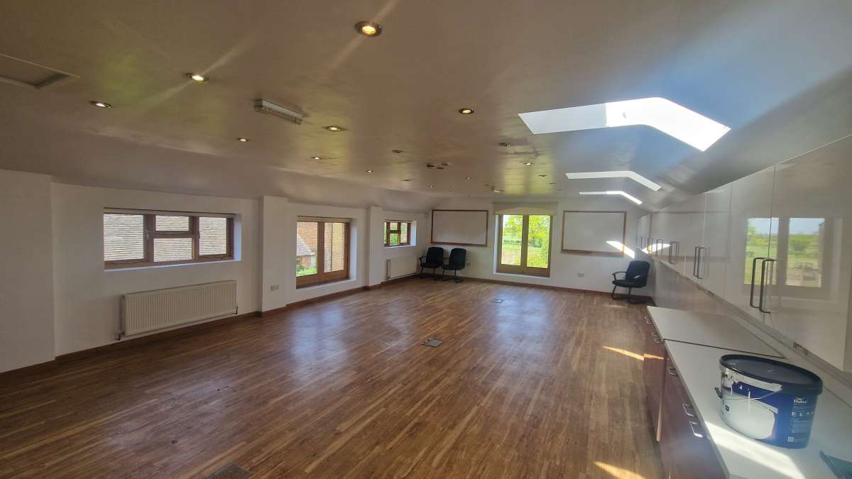 Office in Lutterworth - photo 2