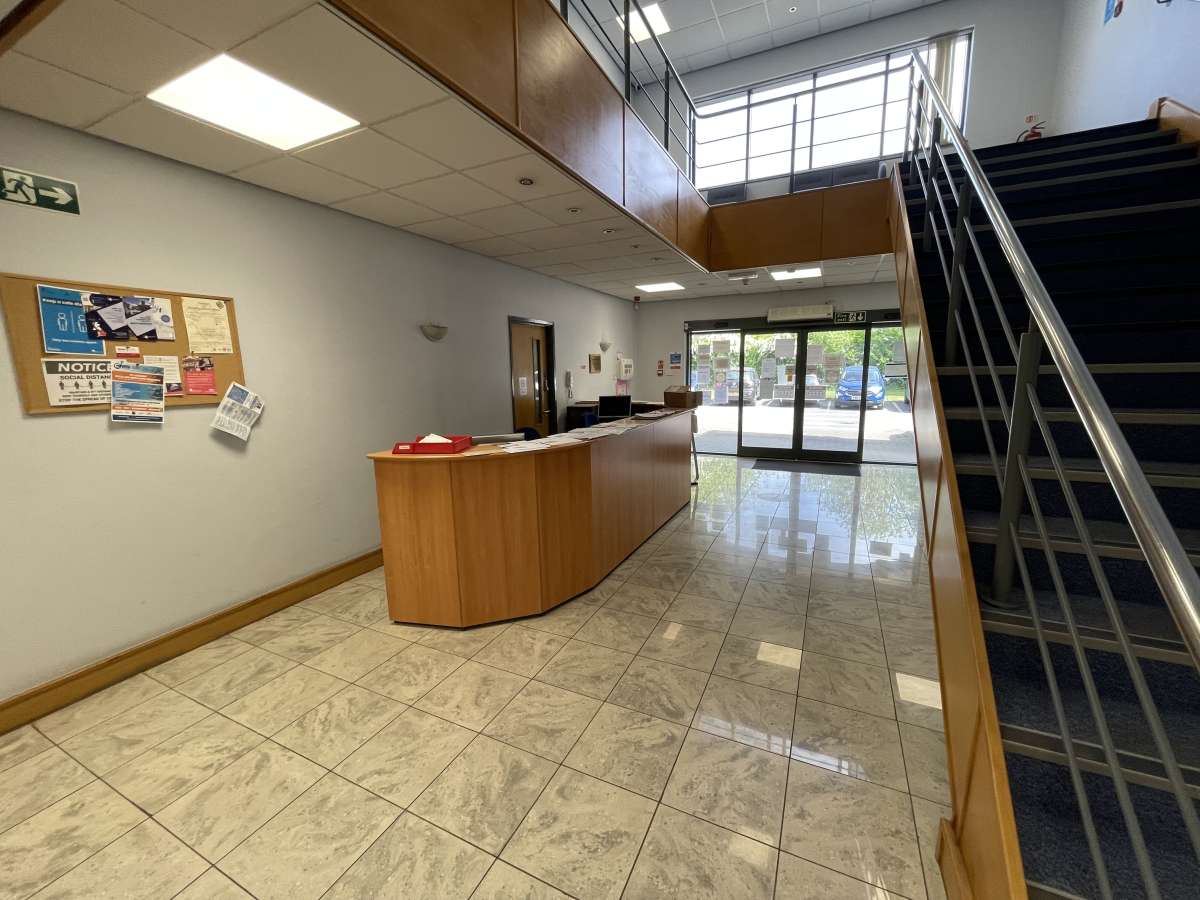 Office in Hucknall - photo 4