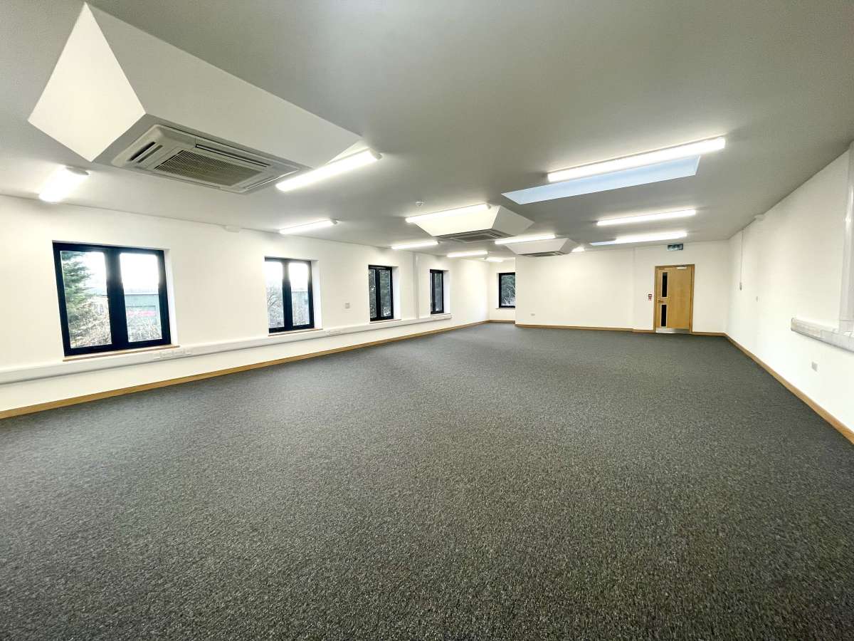 Office in Newmarket - photo 4