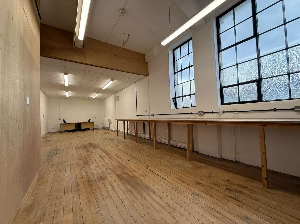 Office in Hinckley - photo 3