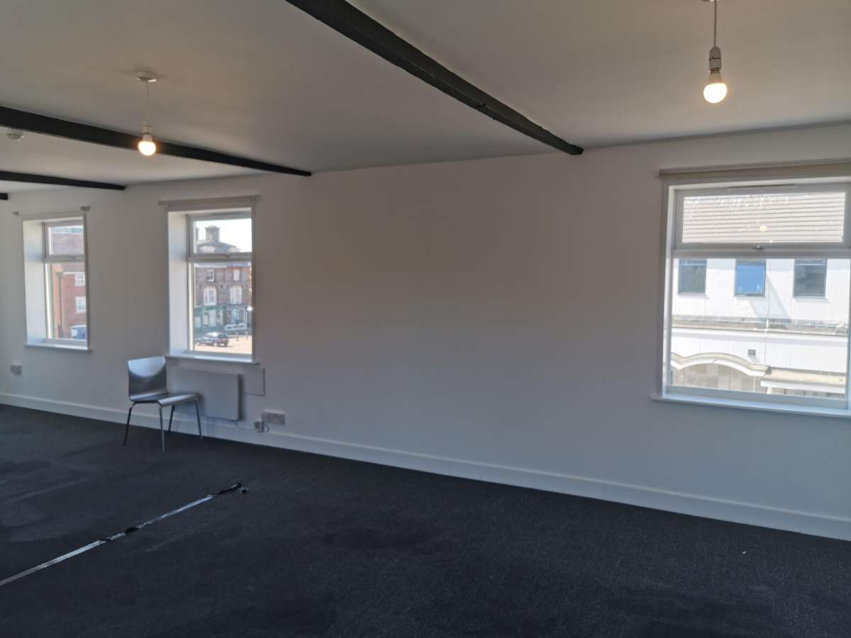 Office in Great Yarmouth - photo 4