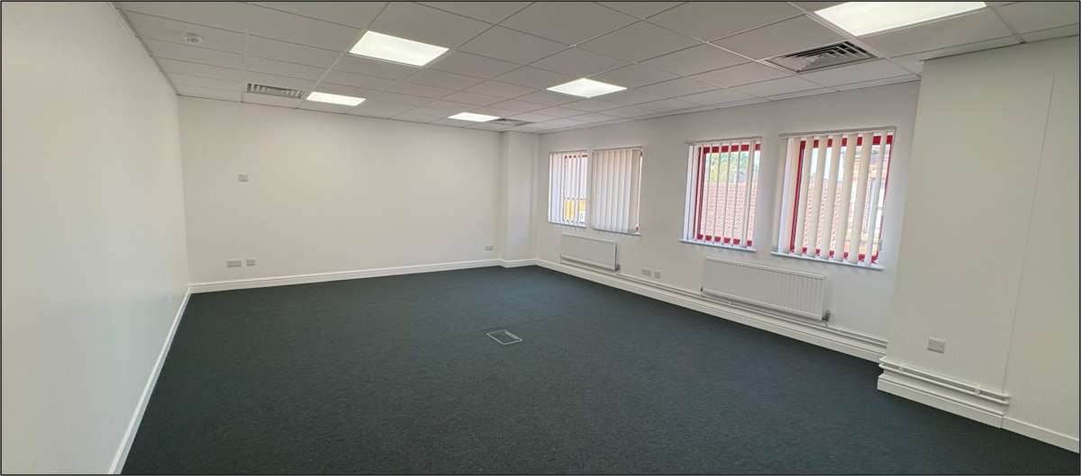 Office in Derby - photo 4
