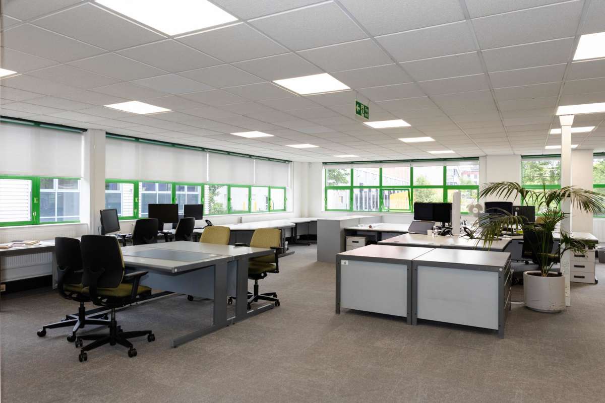 Office in Stevenage - photo 2