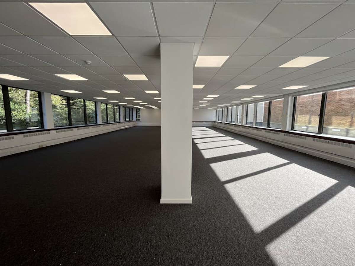 Office in Bournemouth - photo 4