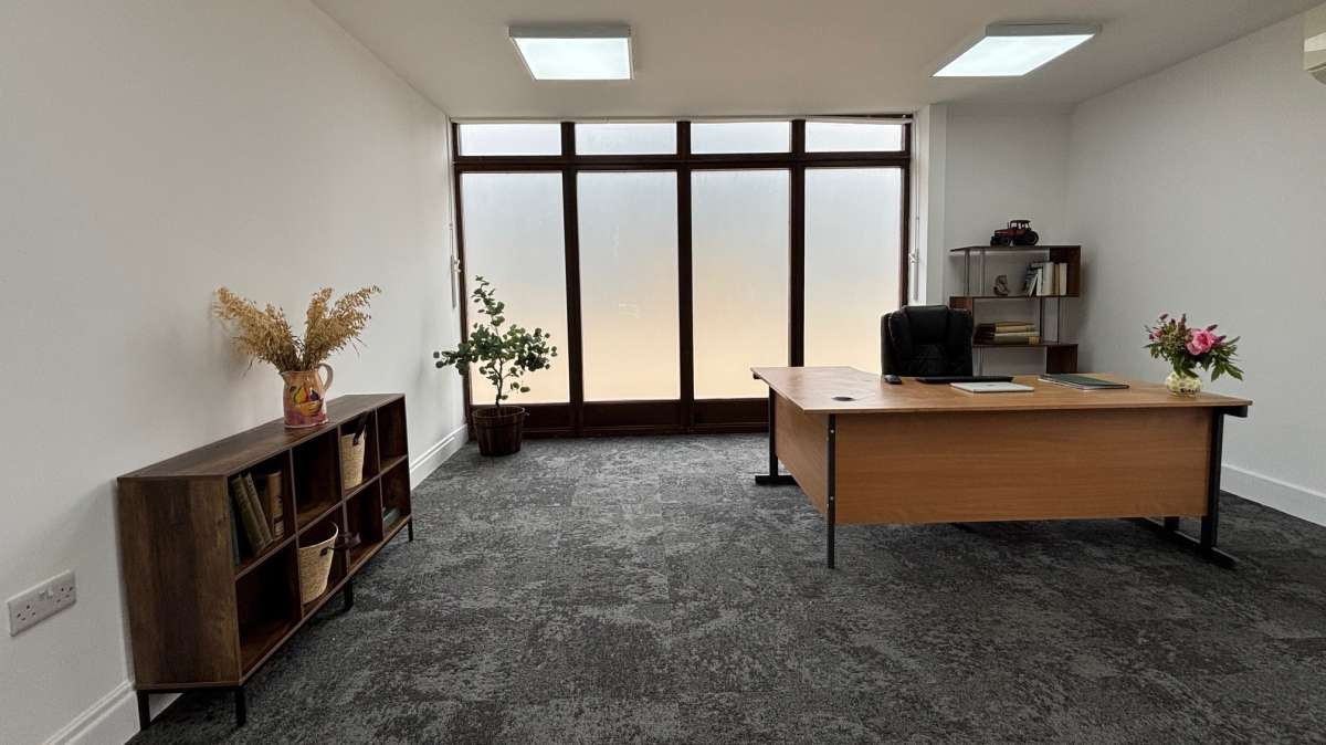 Office in Market Harborough - photo 4