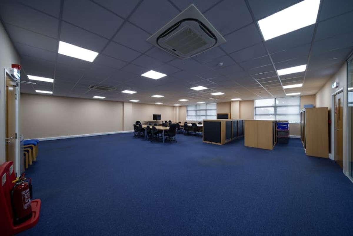 Office in Southampton - photo 2