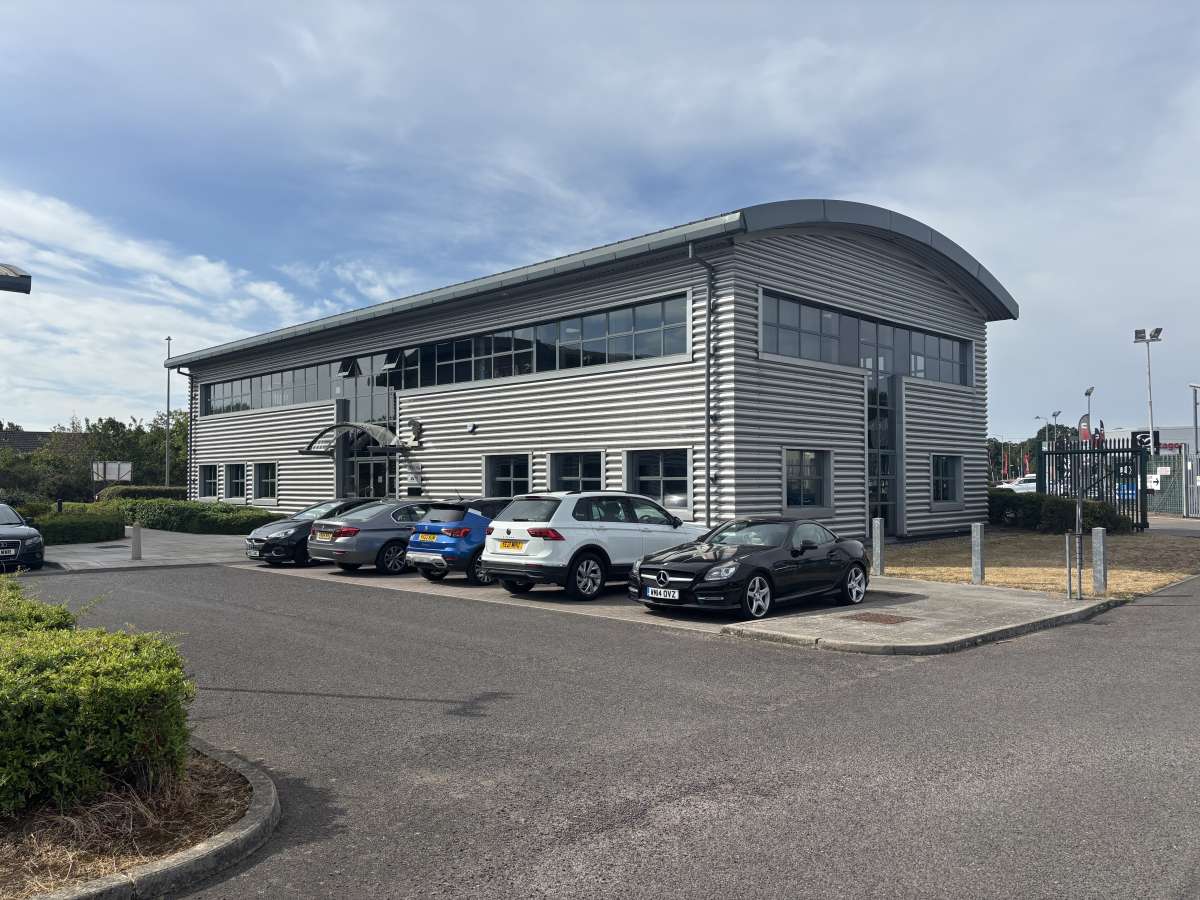 Office in Lincoln - photo 2