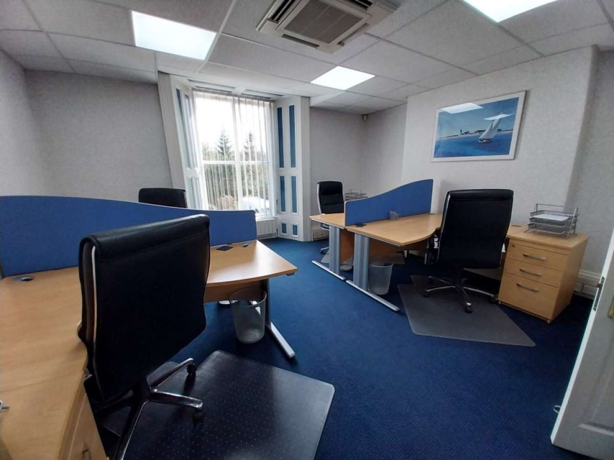Office in Pudsey - photo 3