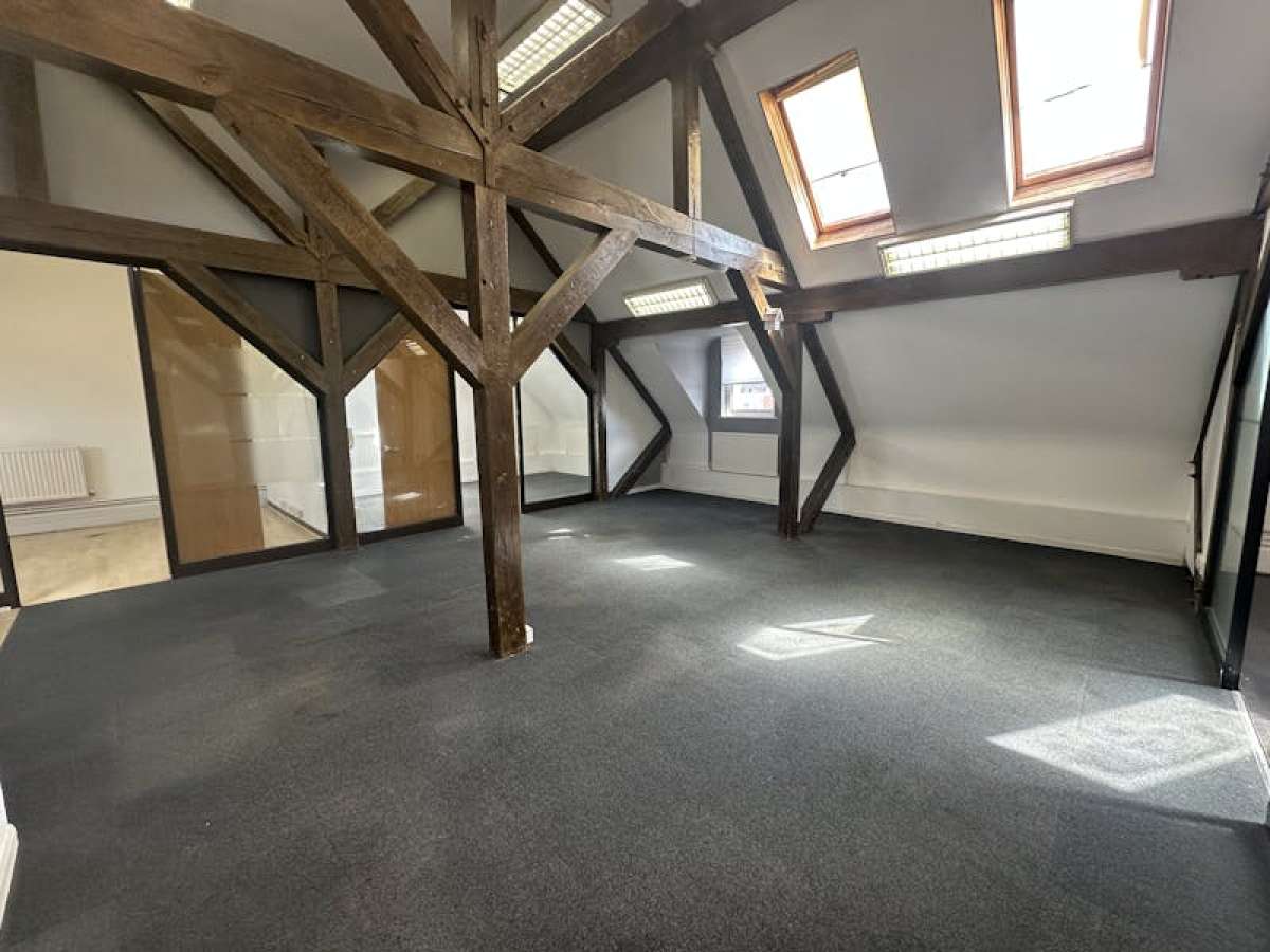 Office in Farnham - photo 2