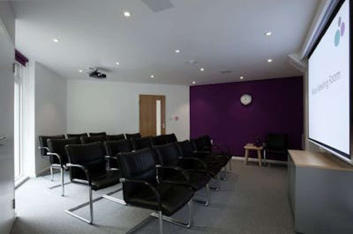 Office in London - photo 2