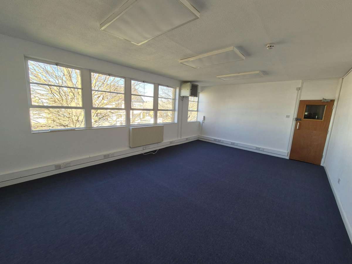 Office in Sheerness - photo 2