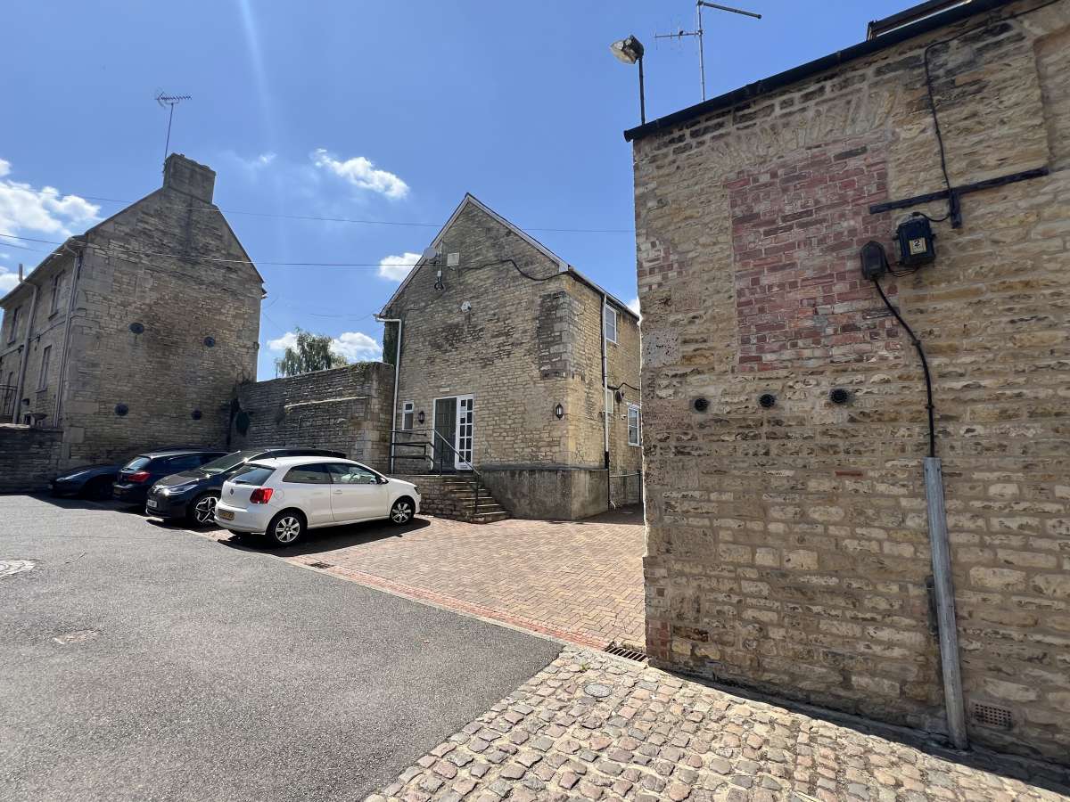 Office in Stamford - photo 3