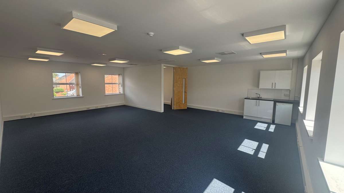 Office in Warwick - photo 3