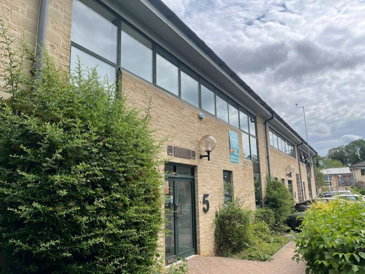 Office in Witney - photo 3