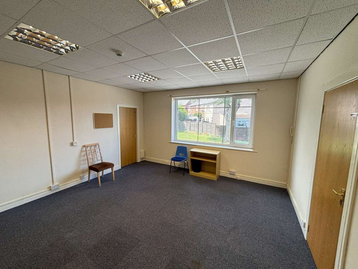 Office in Halifax - photo 3