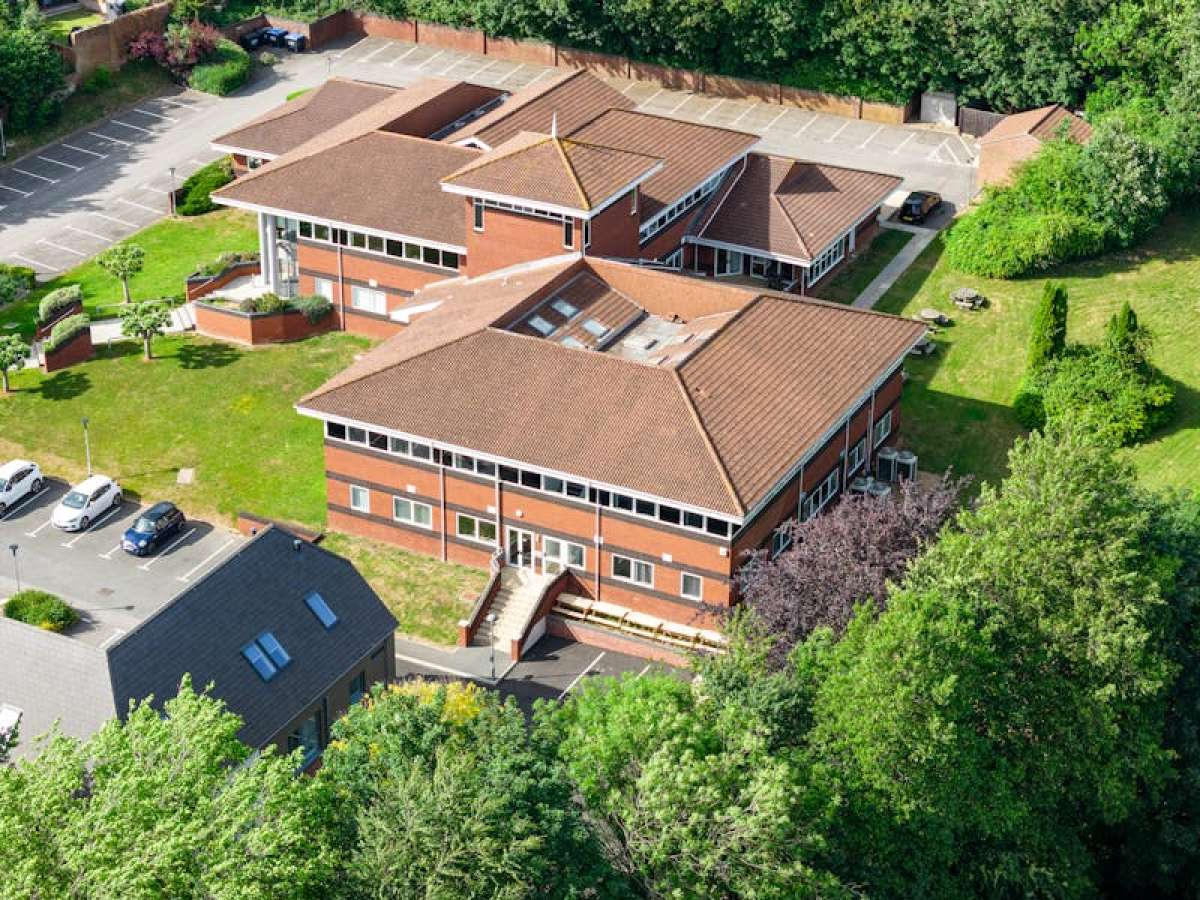 Office in Fareham - photo 3