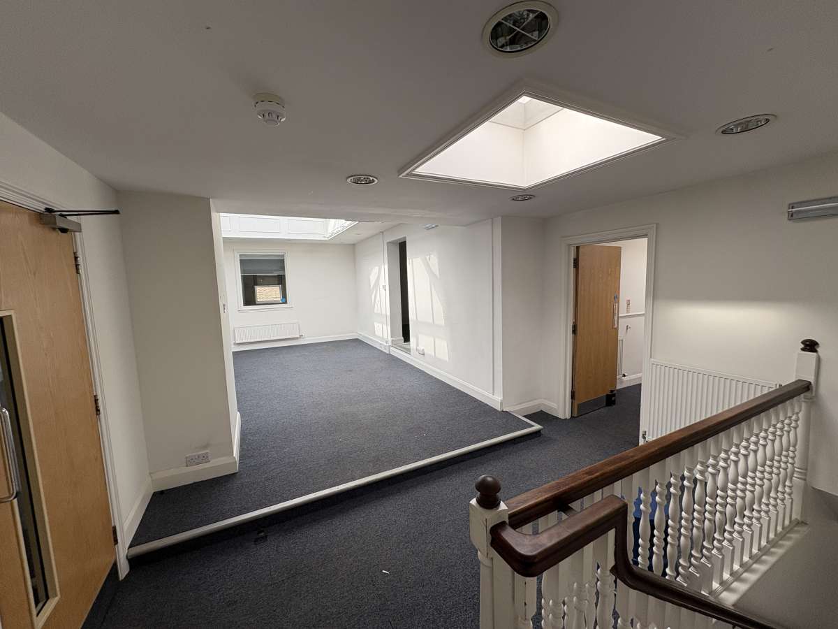 Office in Haywards Heath - photo 3