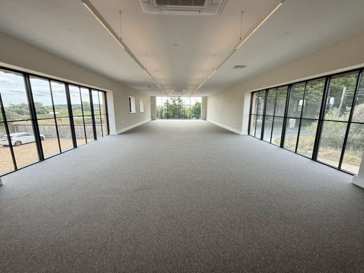 Office in Christchurch - photo 3