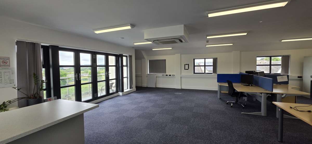 Office in Carmarthen - photo 3