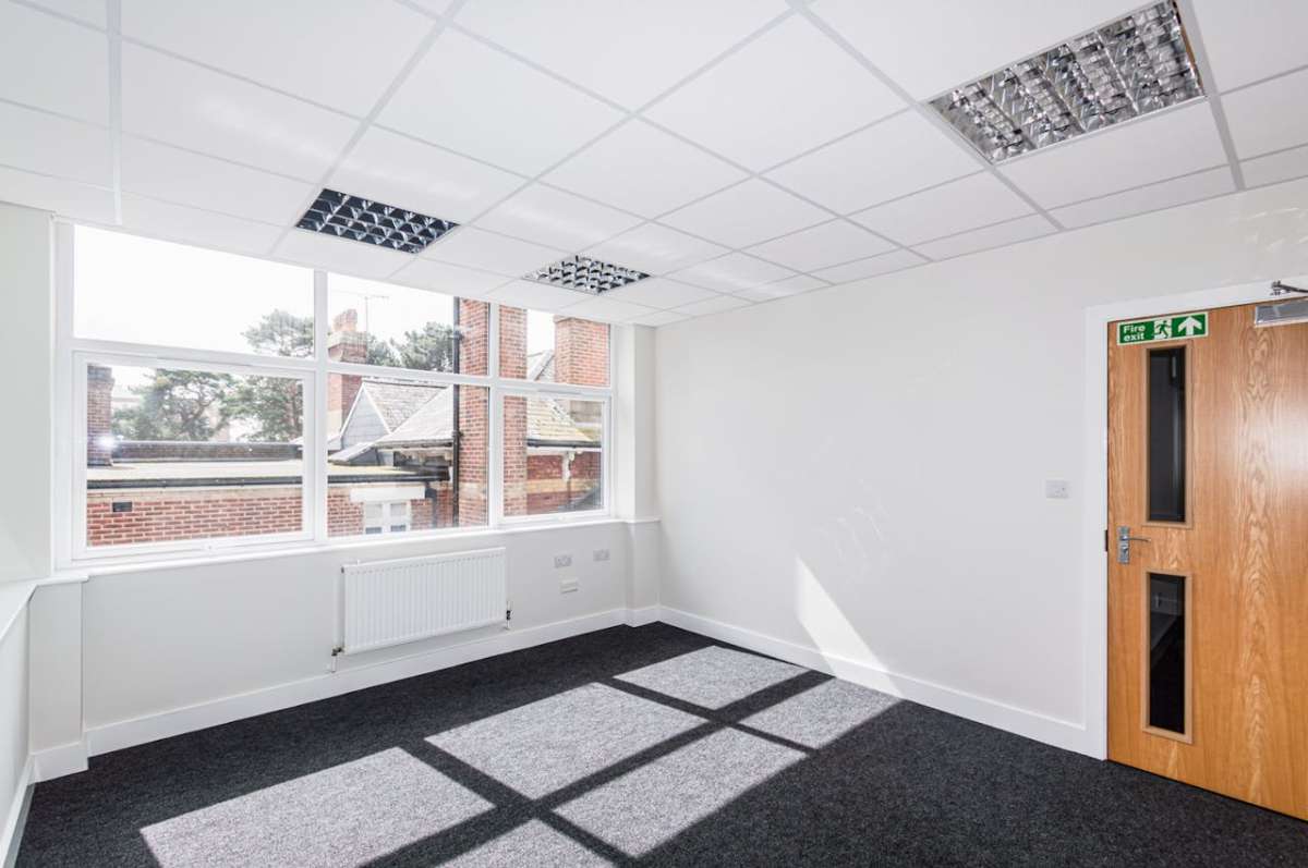 Office in Bournemouth - photo 2