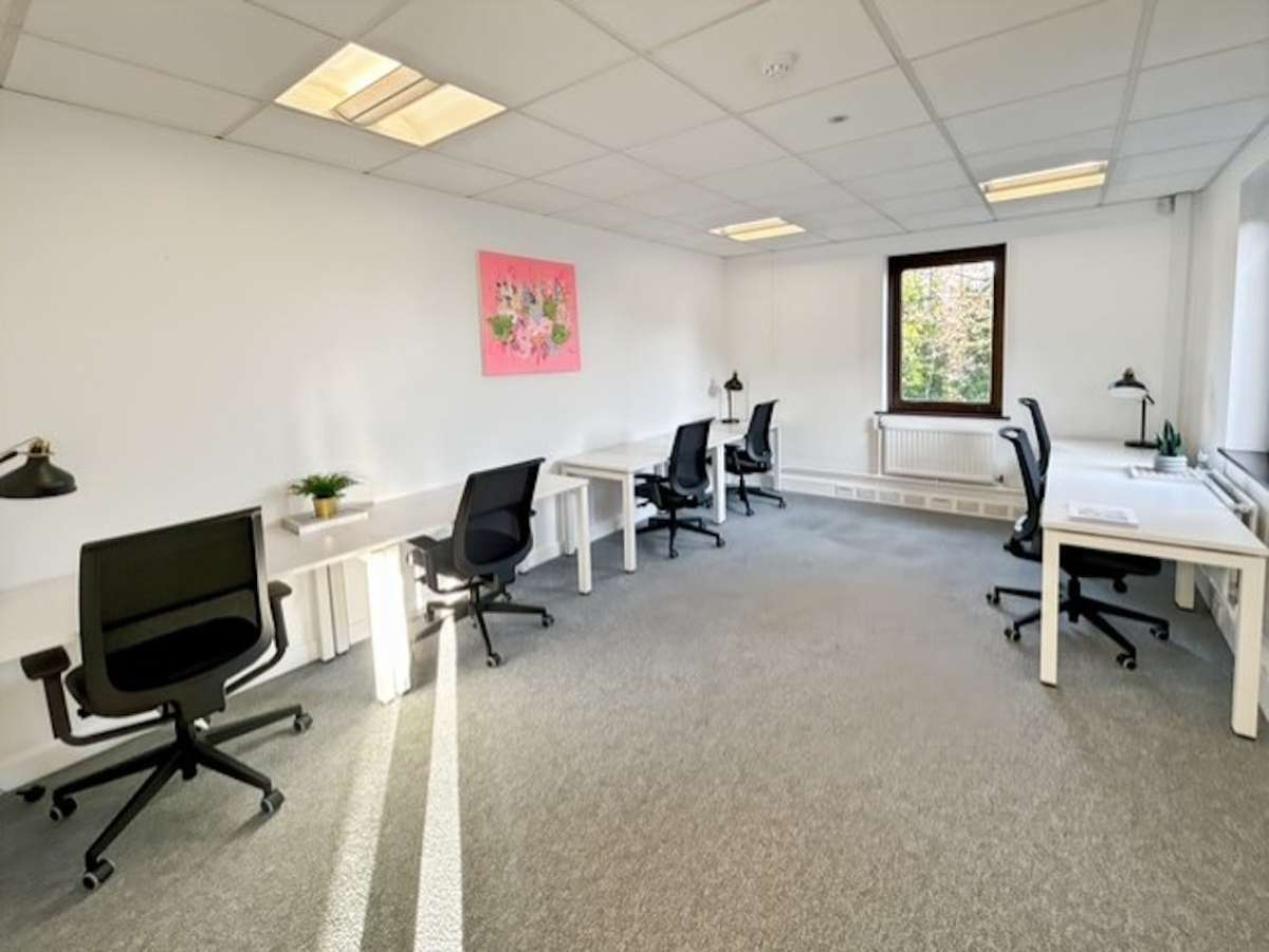 Office in Winchester - photo 3