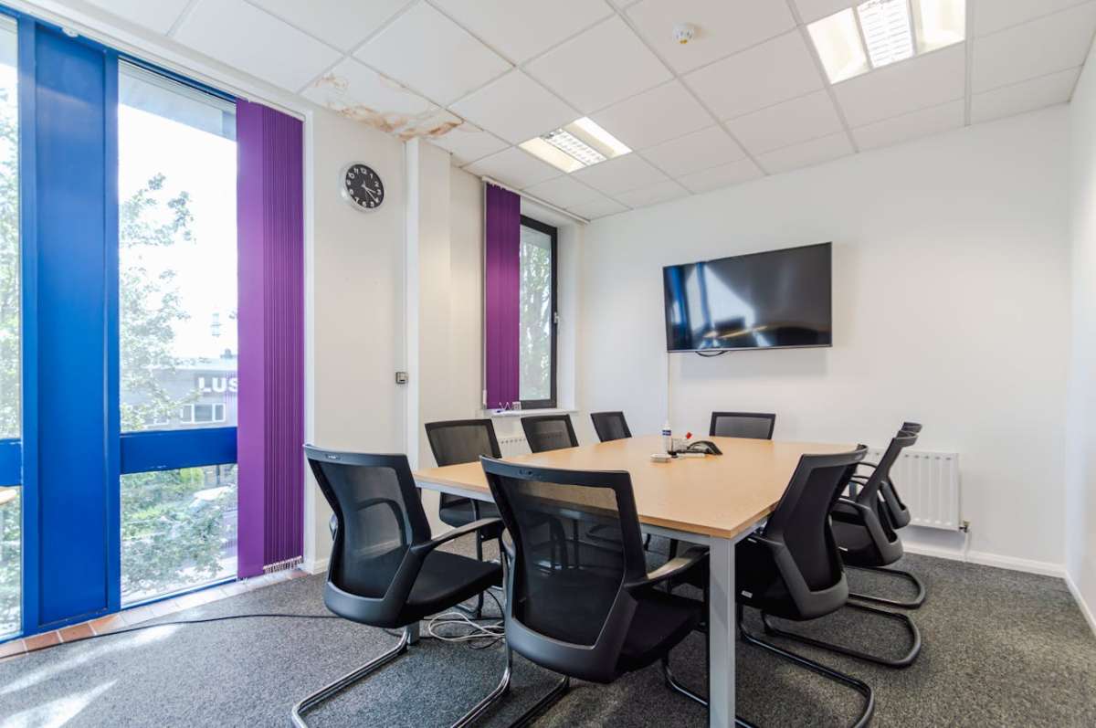 Office in Poole - photo 4