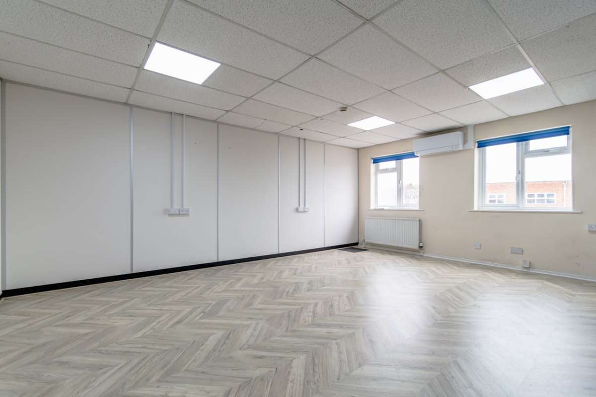 Office in Wimborne - photo 4