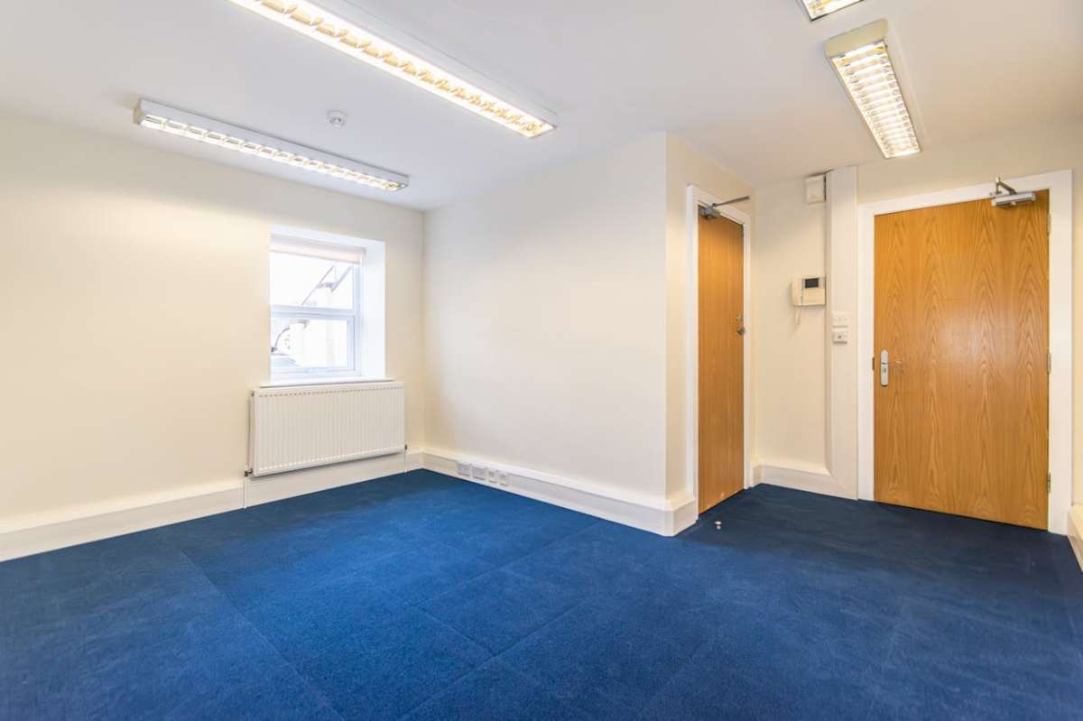 Office in Bournemouth - photo 3