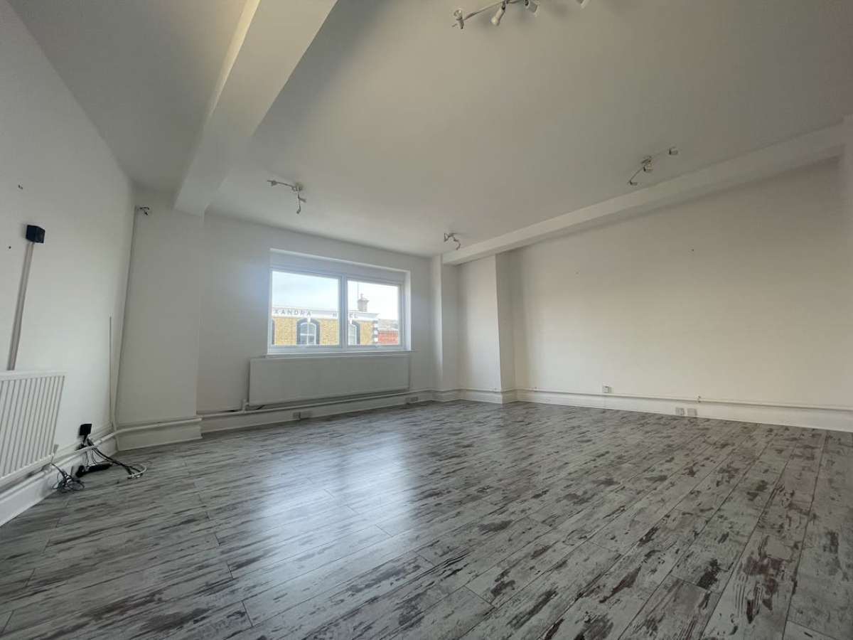 Office in Southampton - photo 3