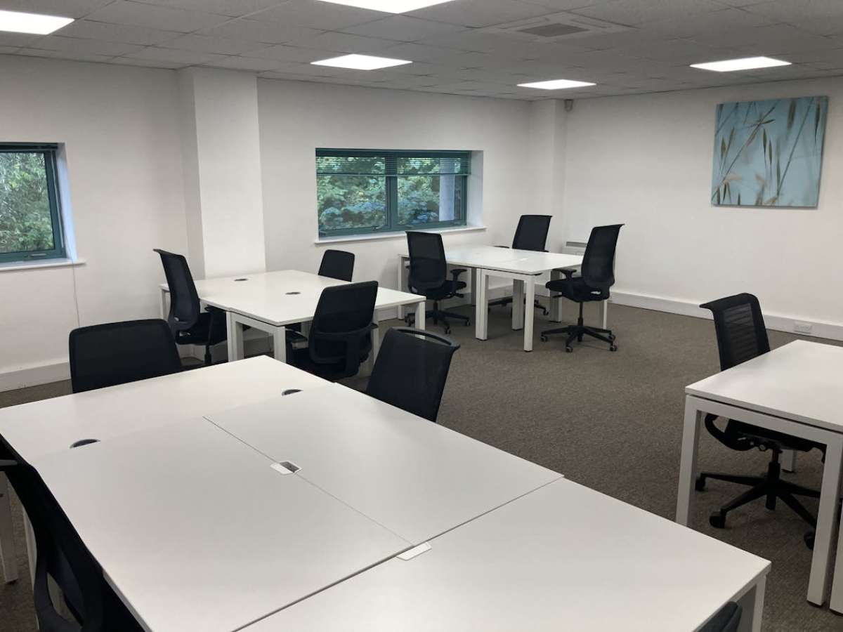 Office in Havant - photo 2